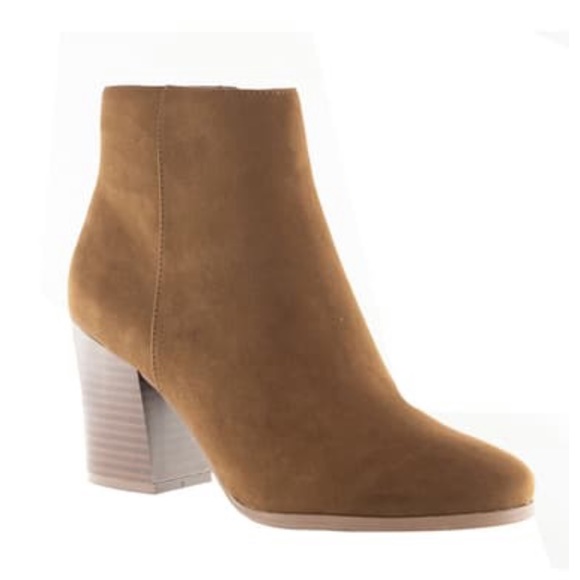 NEST FOOTWEAR Malibu Stack Heel Ankle Bootie 9M - Picture 1 of 6
